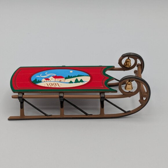 Hallmark Keepsake Old-Fashioned Sled 1991, Vintage Christmas Ornament - Picture 3 of 11